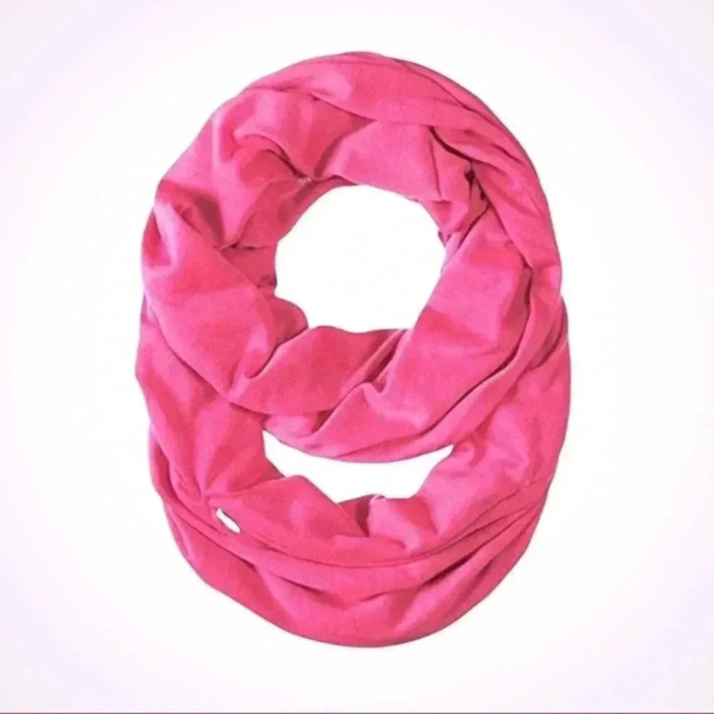 𝅺NWT The Pocket Infinity Scarf
